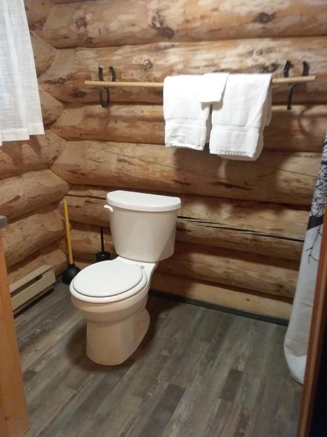 Hotel Wells Gray Guest Ranch Clearwater Zewnętrze zdjęcie