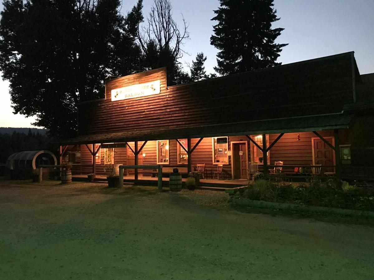 Hotel Wells Gray Guest Ranch Clearwater Zewnętrze zdjęcie
