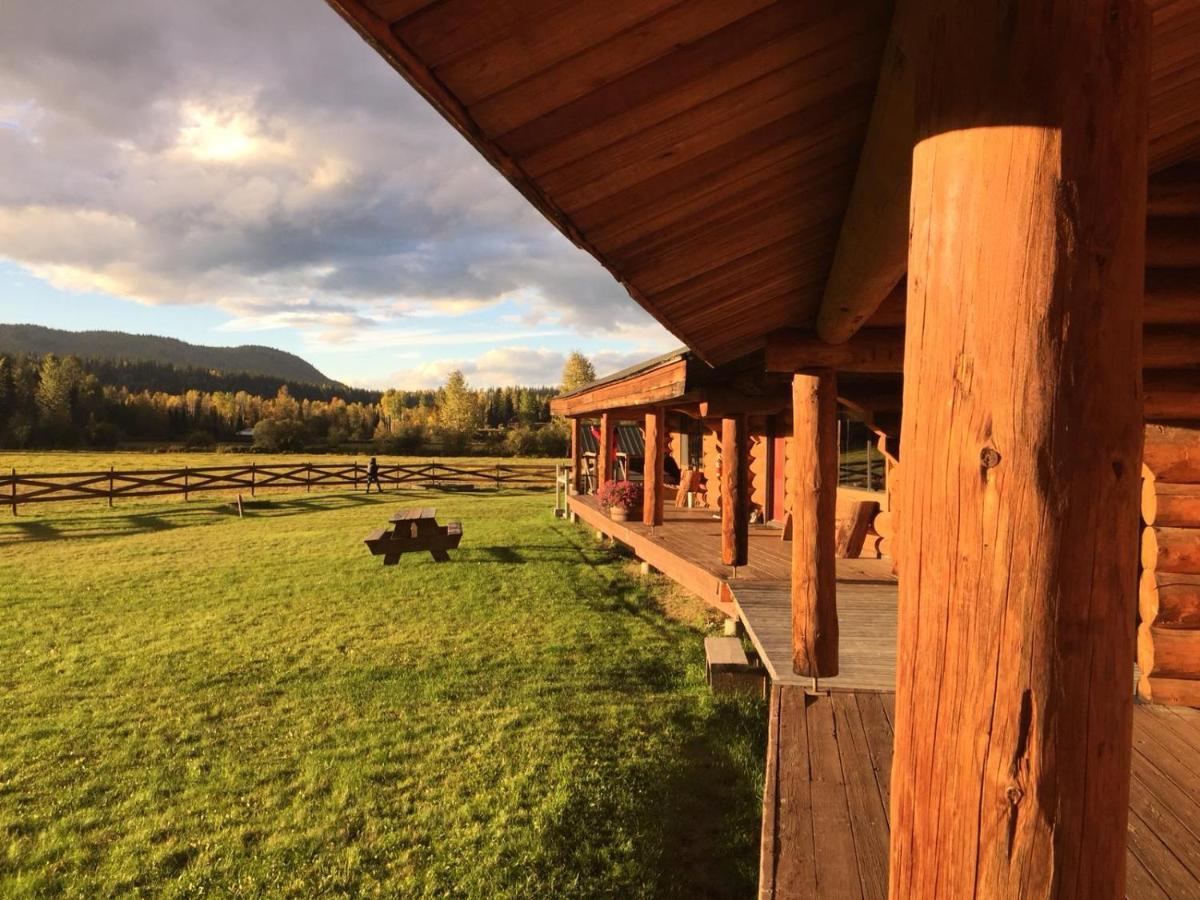Hotel Wells Gray Guest Ranch Clearwater Zewnętrze zdjęcie