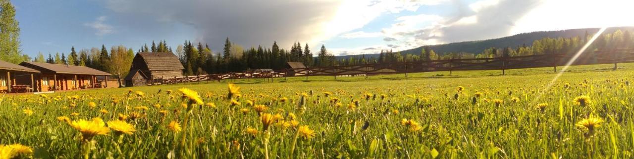 Hotel Wells Gray Guest Ranch Clearwater Zewnętrze zdjęcie