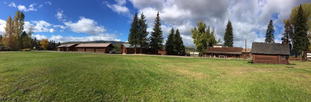 Hotel Wells Gray Guest Ranch Clearwater Zewnętrze zdjęcie