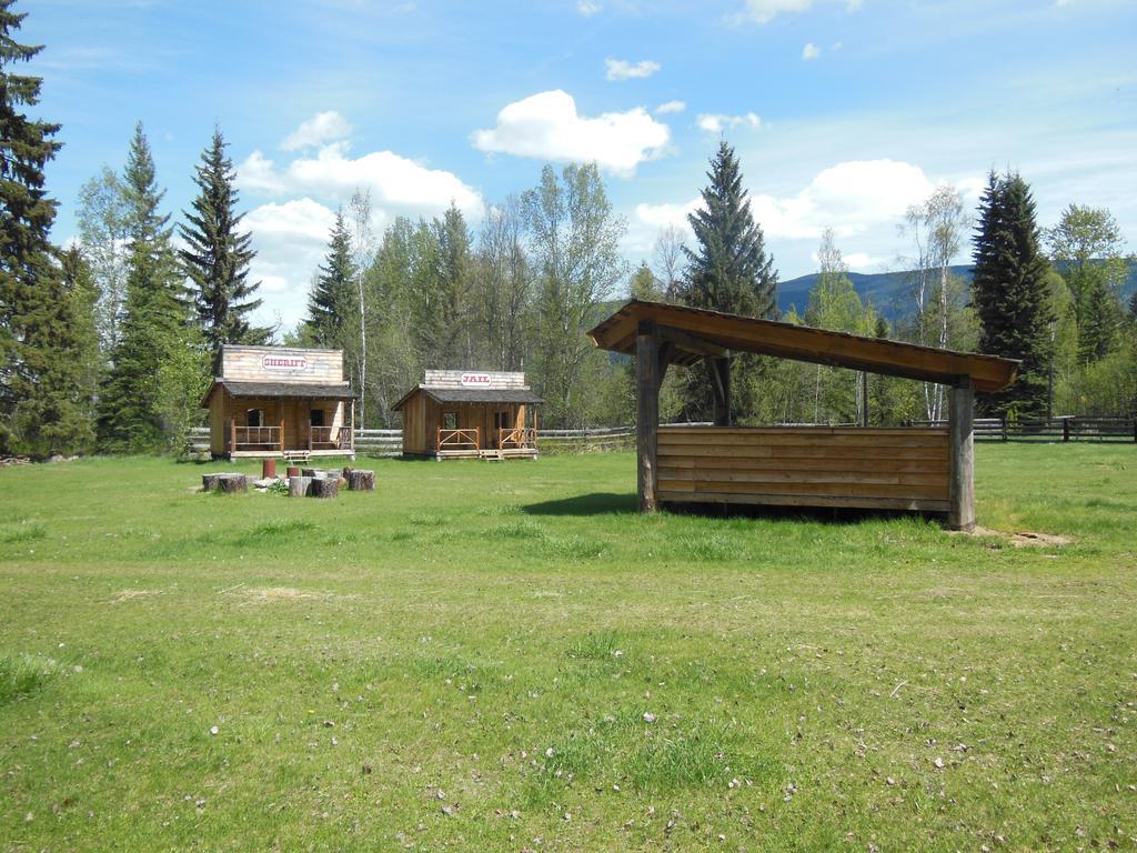 Hotel Wells Gray Guest Ranch Clearwater Zewnętrze zdjęcie