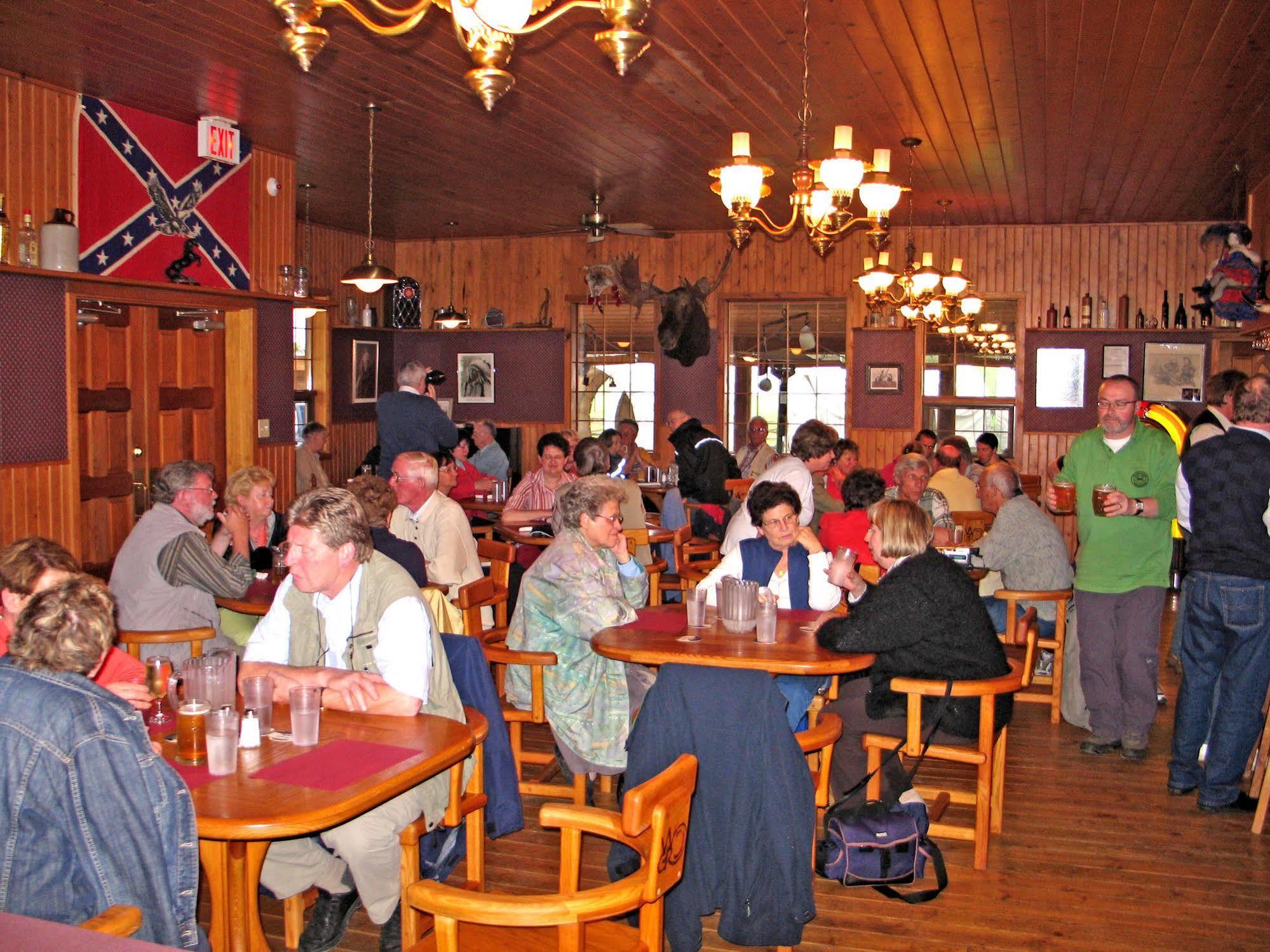 Hotel Wells Gray Guest Ranch Clearwater Zewnętrze zdjęcie
