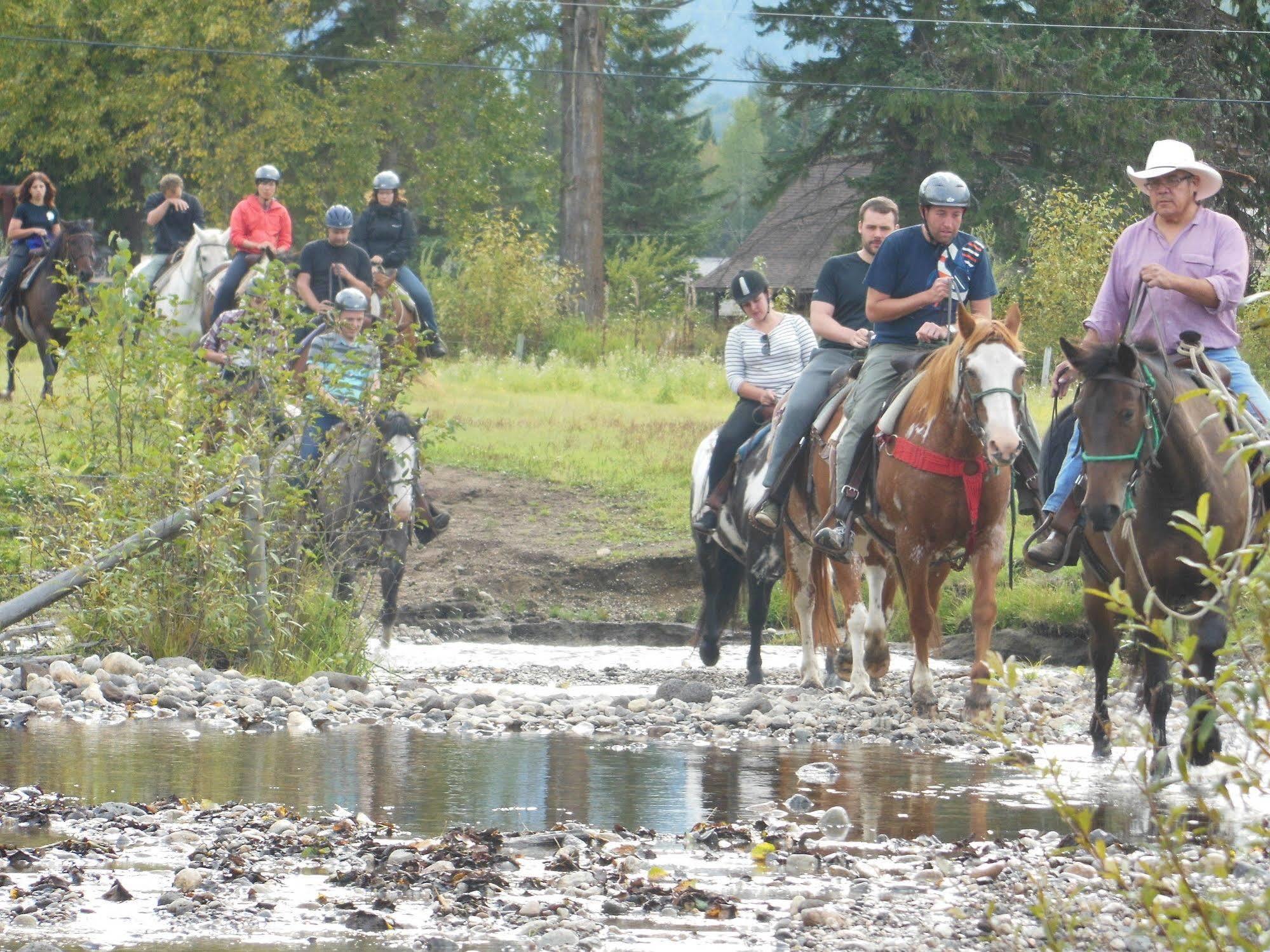 Hotel Wells Gray Guest Ranch Clearwater Zewnętrze zdjęcie