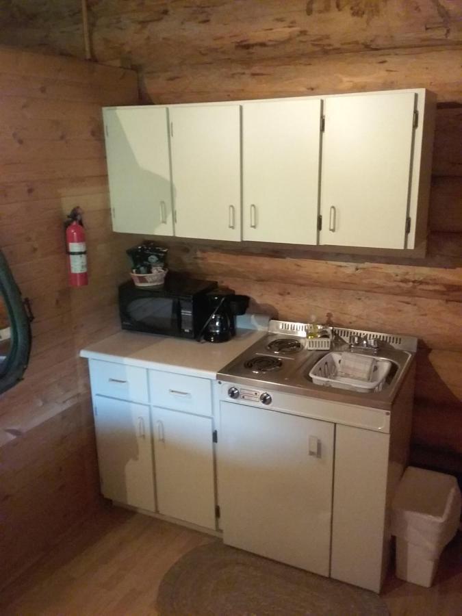 Hotel Wells Gray Guest Ranch Clearwater Zewnętrze zdjęcie